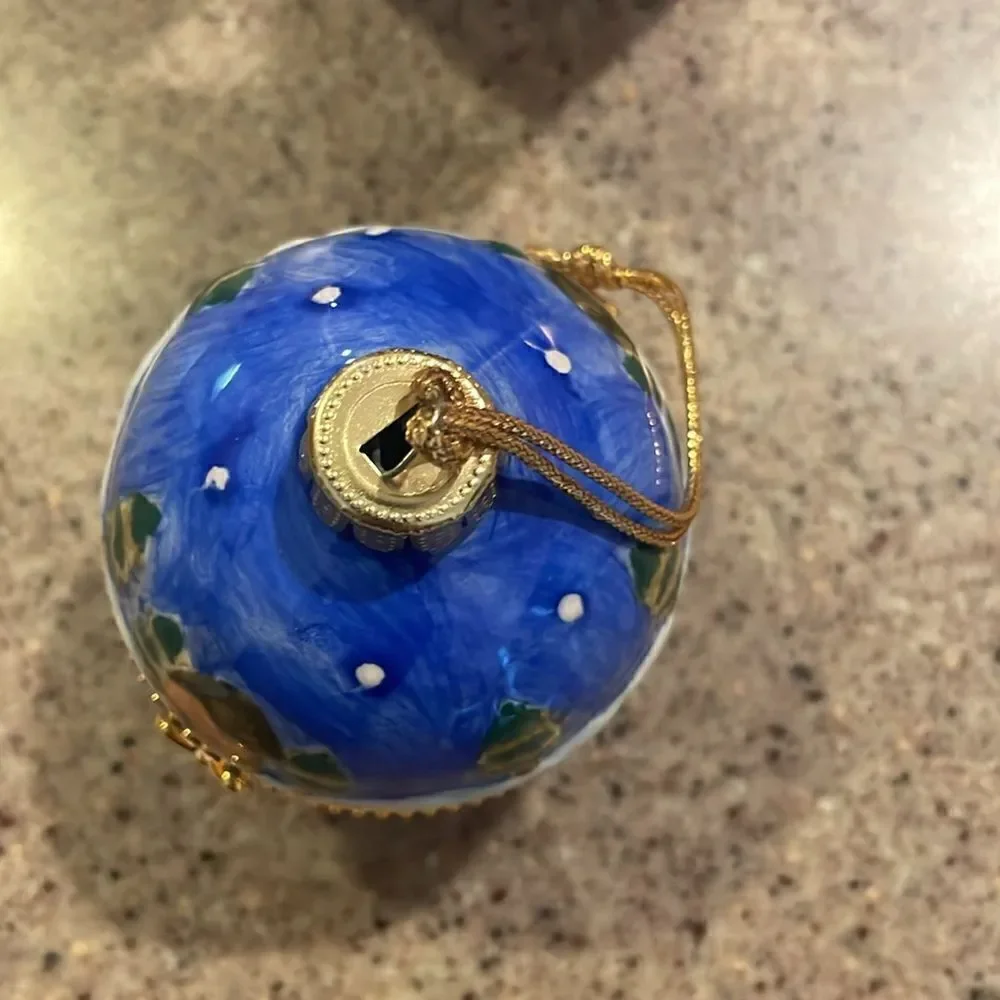 Christmas Season Ornament Gold Trim Finish - It Opens - NIB